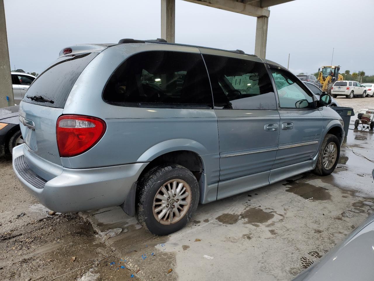 Obraz 3 z 2004 CHRYSLER TOWN & COUNTRY TOURING 2004 z VIN 2C4GP54L94R606257