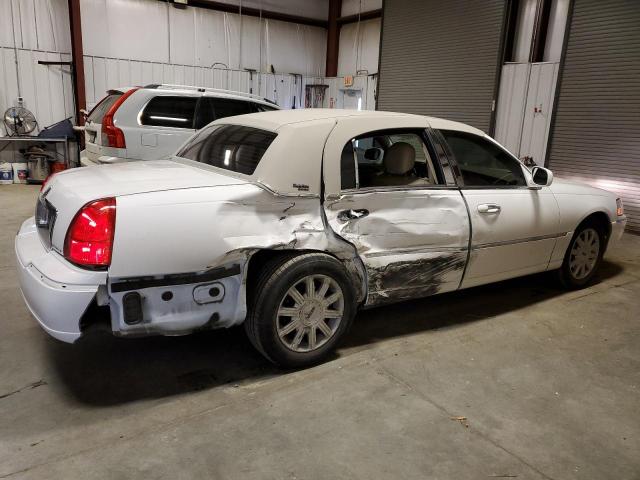 Image 3 of 2007 LINCOLN TOWN CAR SIGNATURE LIMITED 2007 with VIN 1LNHM82VX7Y617444