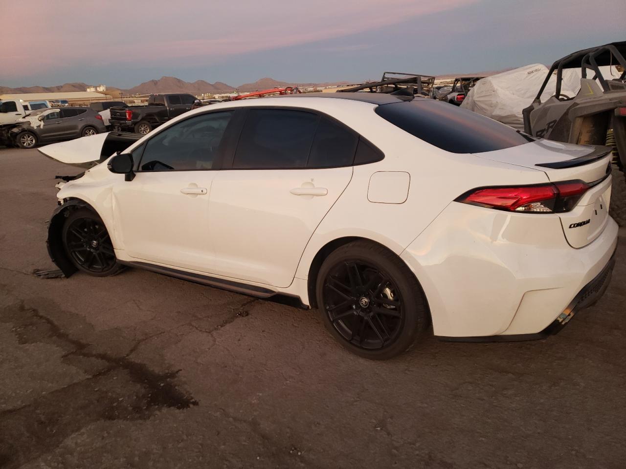 Obraz 2 z 2022 TOYOTA COROLLA XSE 2022 z VIN 5YFT4MCEXNP117243