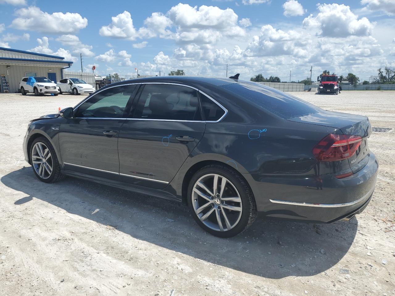 Obraz 2 z 2017 VOLKSWAGEN PASSAT R-LINE 2017 z VIN 1VWDT7A37HC085985
