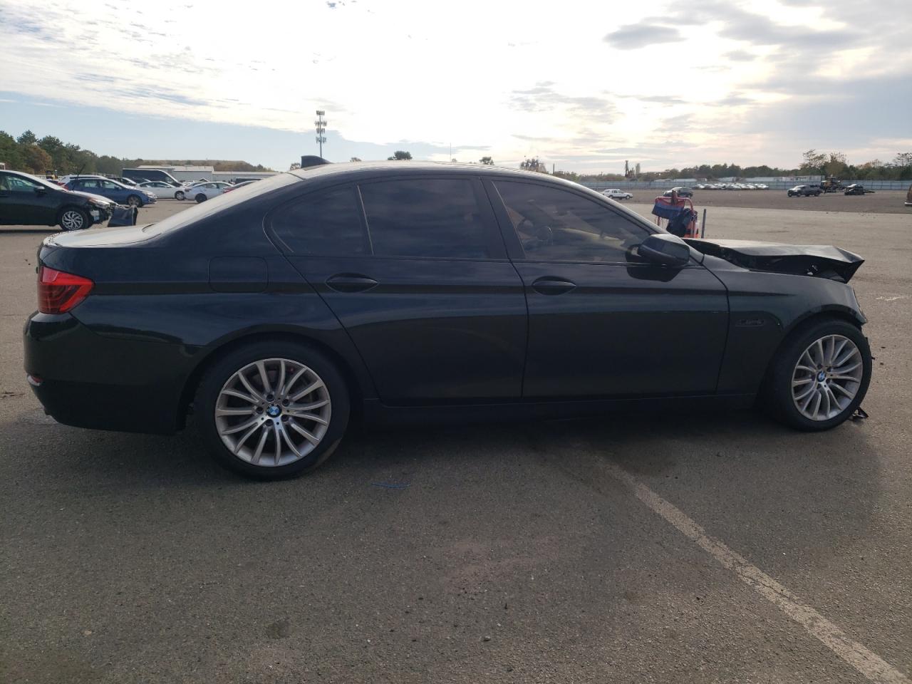 Obraz 3 z 2016 BMW 535 XI 2016 z VIN WBA5B3C59GG252949