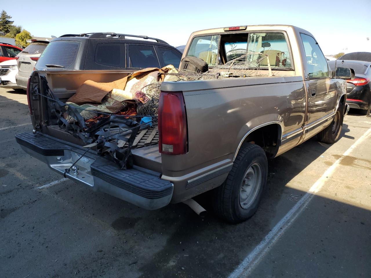 Image 3 of 1997 CHEVROLET GMT-400 C1500 1997 with VIN 1GCEC14W2VZ237142