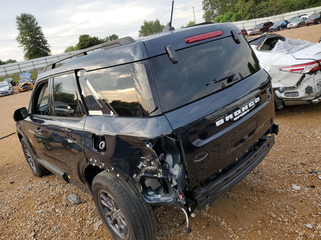 Изображение 2 2022 FORD BRONCO SPORT BIG BEND 2022 с VIN 3FMCR9B62NRD43615