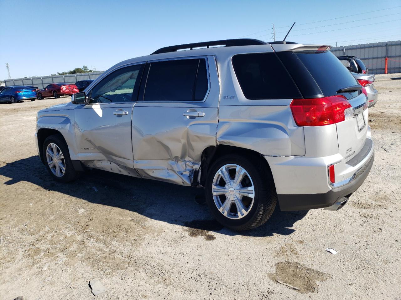 Obraz 2 z 2017 GMC TERRAIN SLE 2017 z VIN 2GKALNEK6H6189358