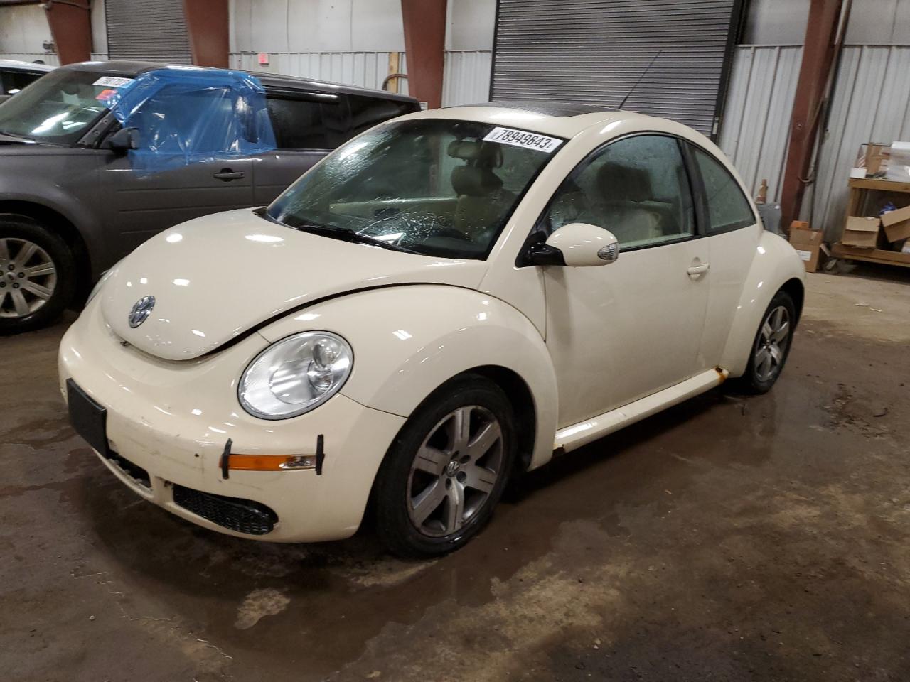 Image 1 of 2006 VOLKSWAGEN NEW BEETLE 2.5L OPTION PACKAGE 1 2006 with VIN 3VWRG31C66M420085