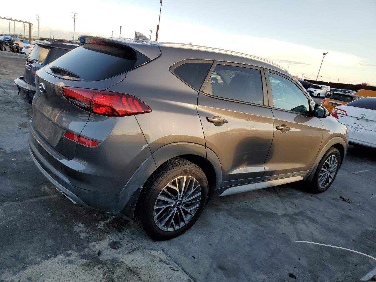 Изображение 3 2020 HYUNDAI TUCSON LIMITED 2020 с VIN KM8J33AL6LU144232