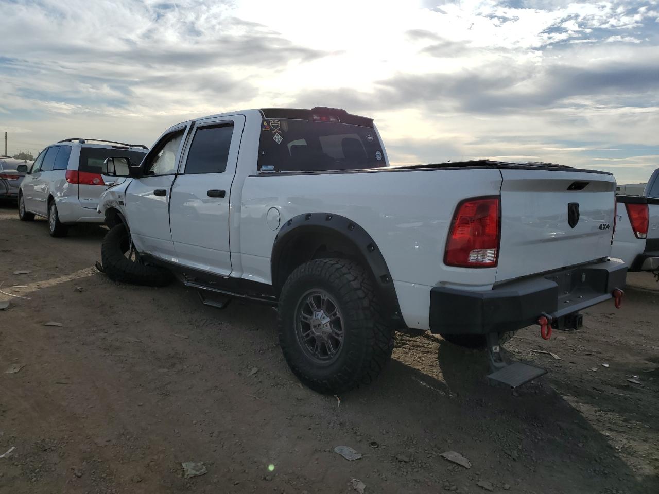 Image 2 of 2015 RAM 2500 ST 2015 with VIN 3C6UR5CJ6FG552056