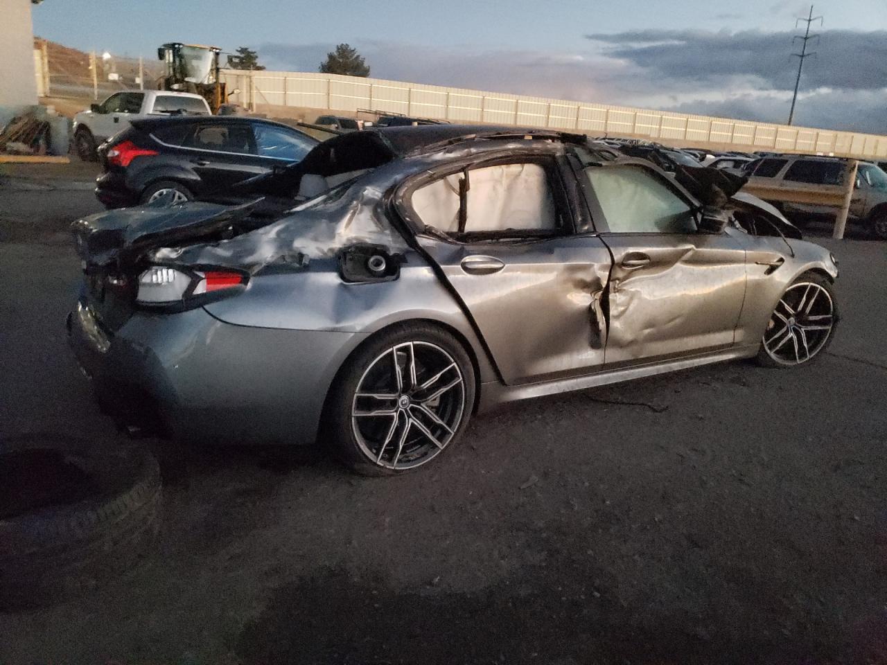 Изображение 3 2022 BMW M5  2022 с VIN WBS83CH04NCK72288