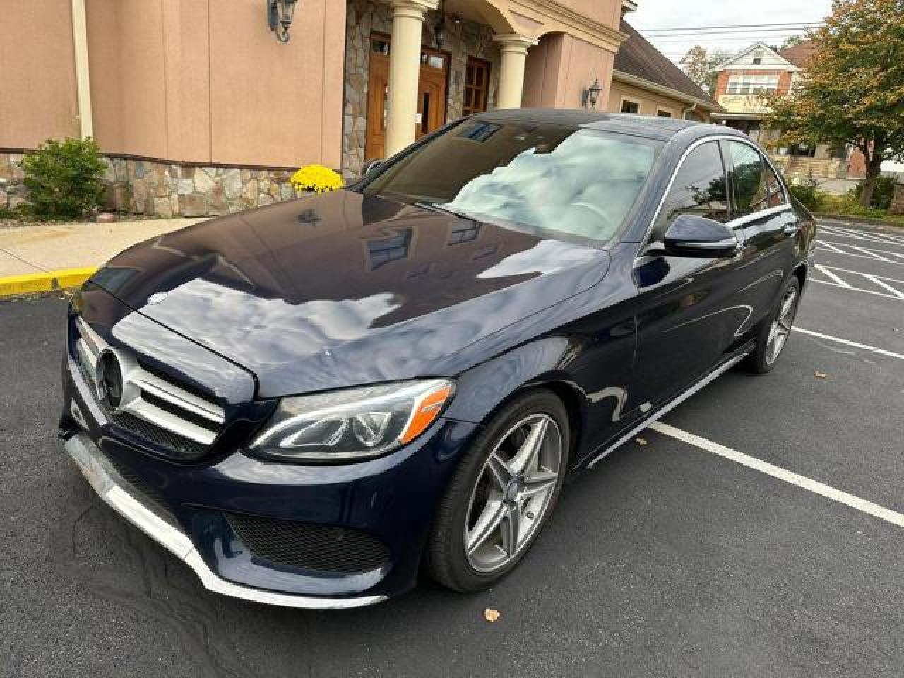 Obraz 1 z 2017 MERCEDES-BENZ C 300 4MATIC 2017 z VIN 55SWF4KB5HU200687