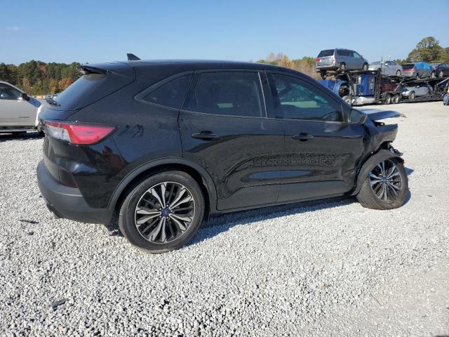 Image 3 of 2022 FORD ESCAPE SE 2022 with VIN 1FMCU0G64NUB40155