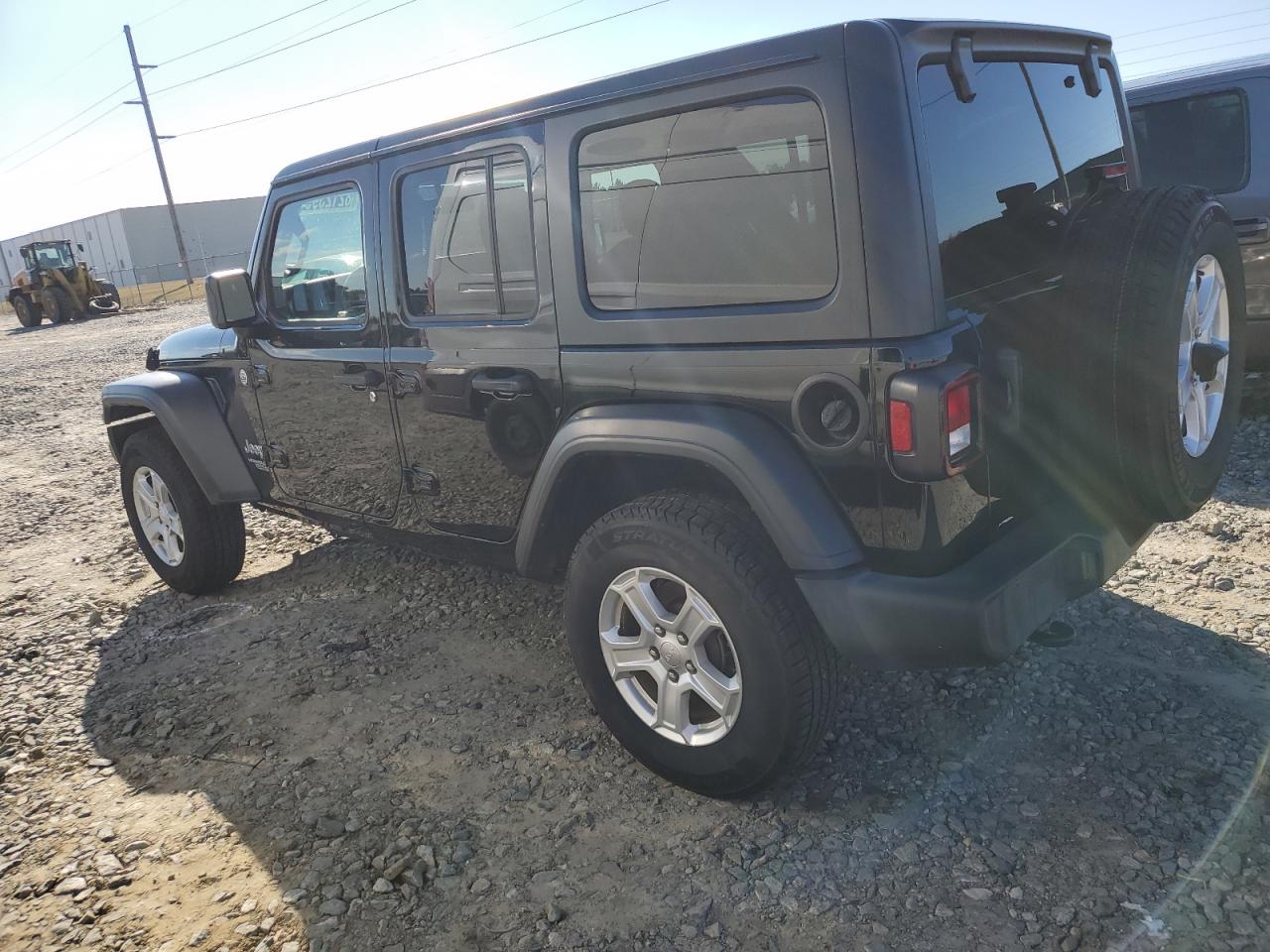 Изображение 2 2021 JEEP WRANGLER UNLIMITED SPORT 2021 с VIN 1C4HJXDN5MW592240
