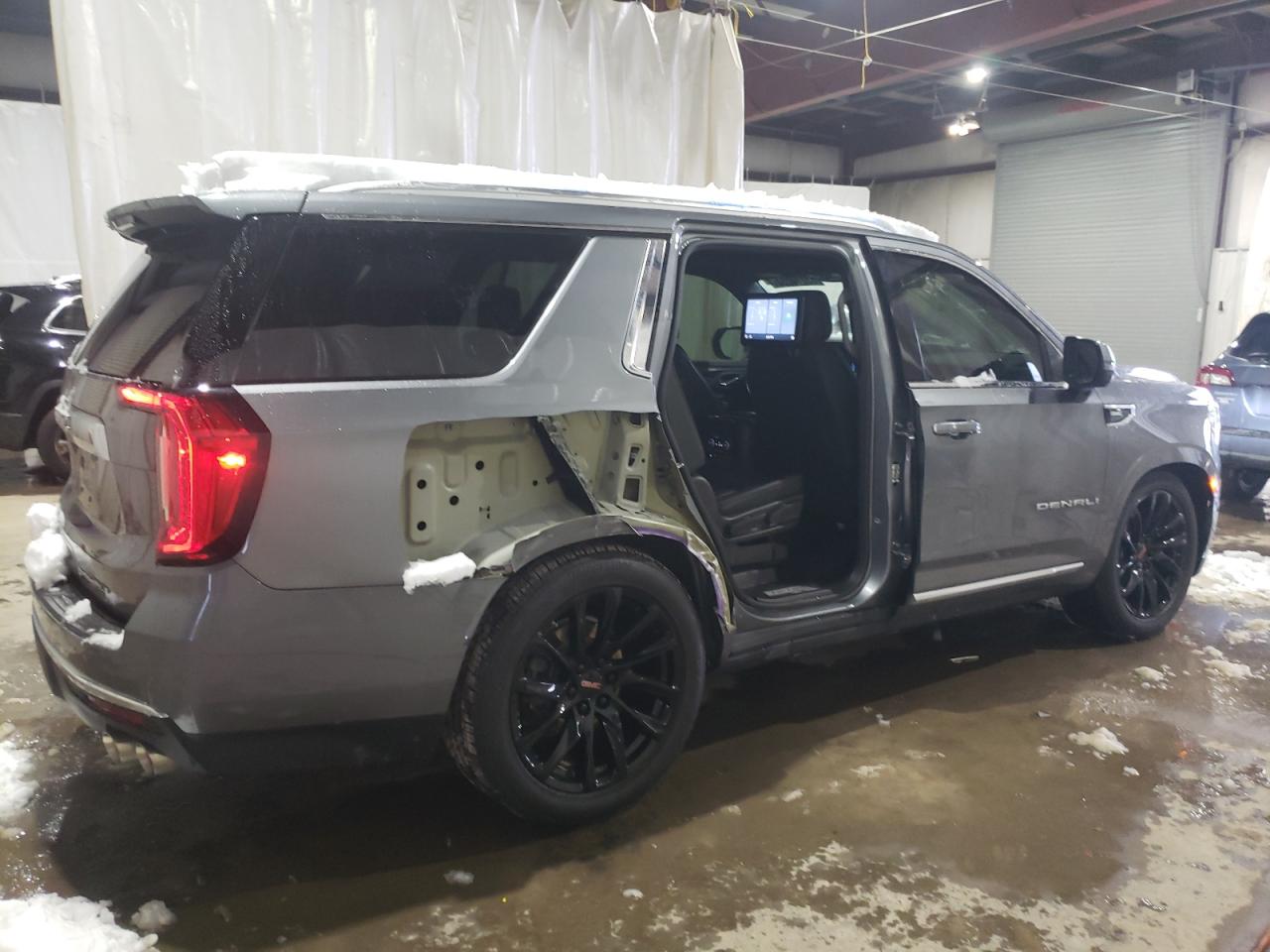 Obraz 3 z 2021 GMC YUKON DENALI 2021 z VIN 1GKS2DKL7MR226575
