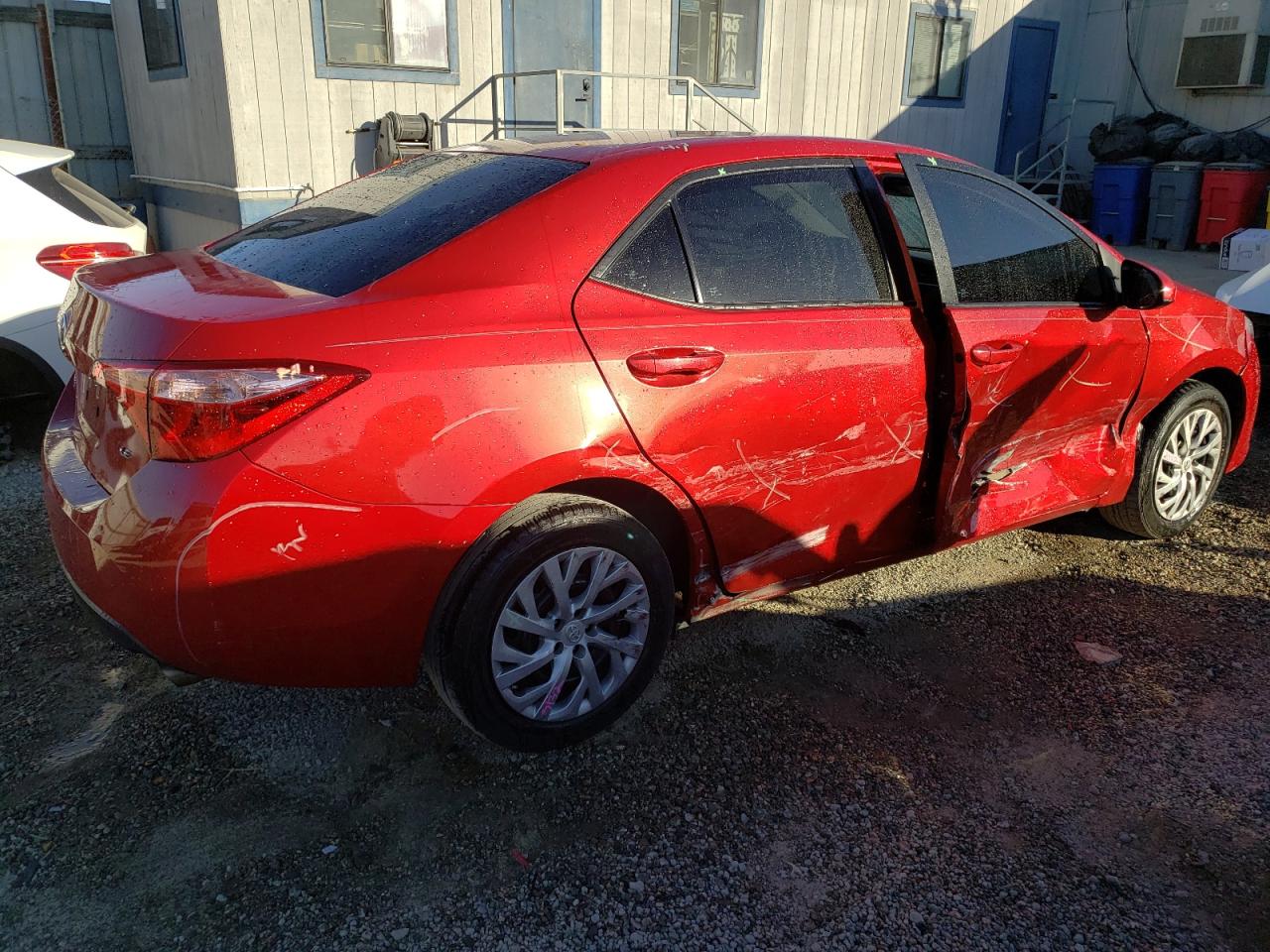 Obraz 3 z 2018 TOYOTA COROLLA L 2018 z VIN 5YFBURHE6JP800407