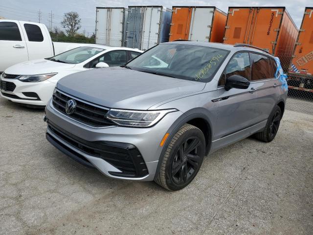 Image 1 of 2024 VOLKSWAGEN TIGUAN SE R-LINE BLACK 2024 with VIN 3VV8B7AX8RM003032
