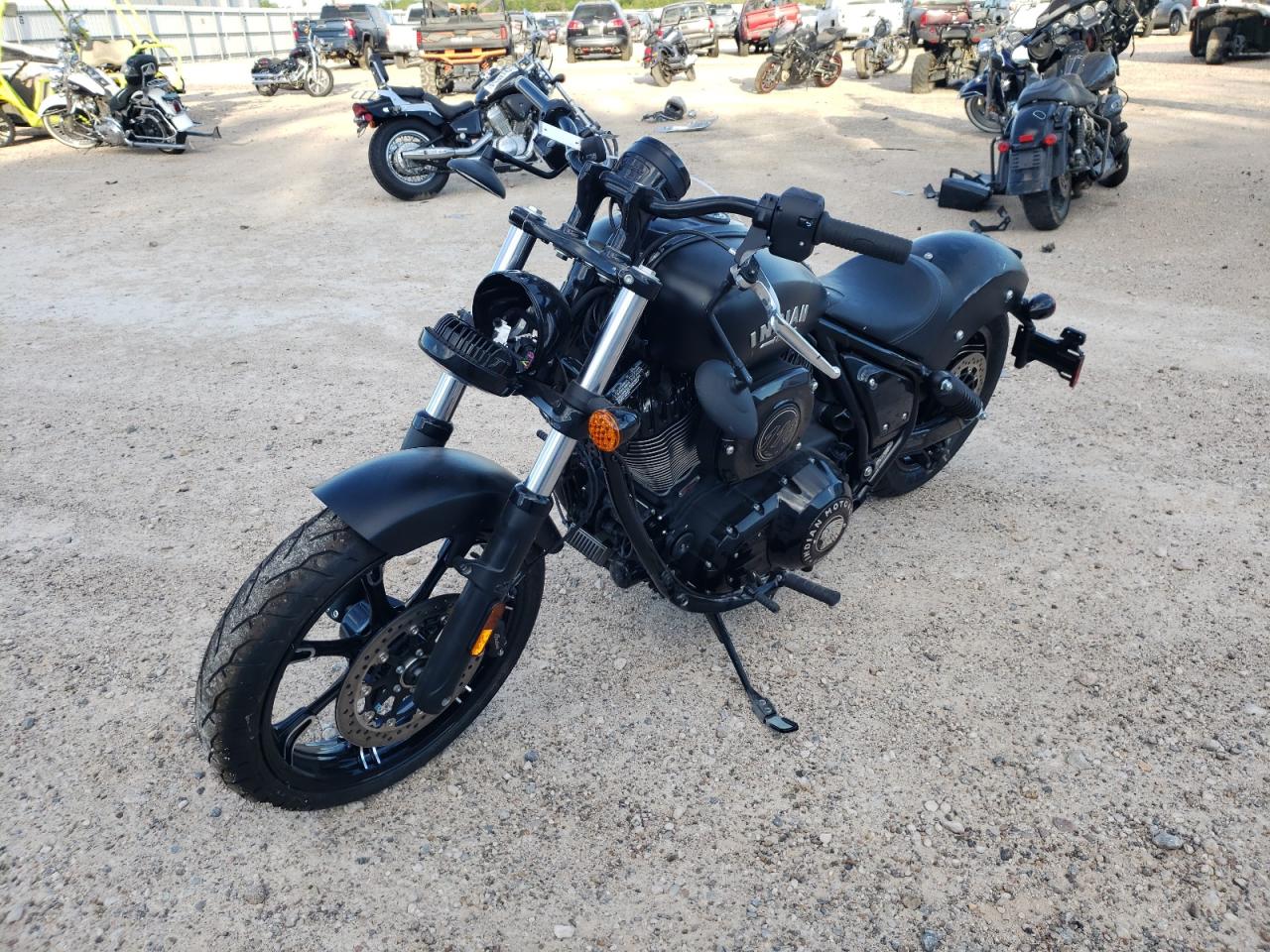 Image 2 of 2022 INDIAN MOTORCYCLE CO. CHIEF DARK HORSE ABS 2022 with VIN 56KDMABH5N3007900