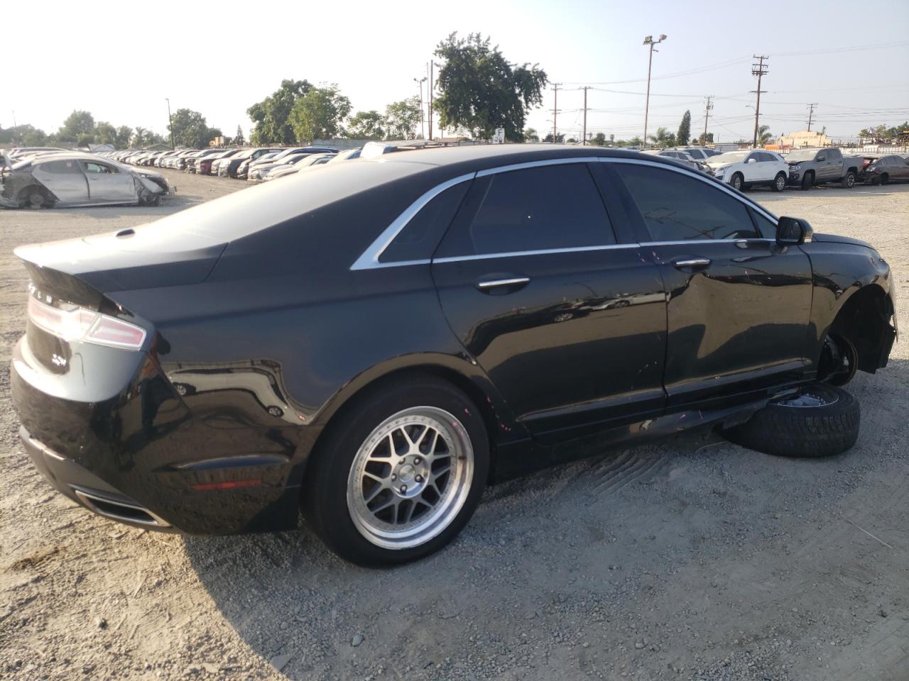 Image 3 of 2016 LINCOLN MKZ HYBRID 2016 with VIN 3LN6L2LU5GR629898
