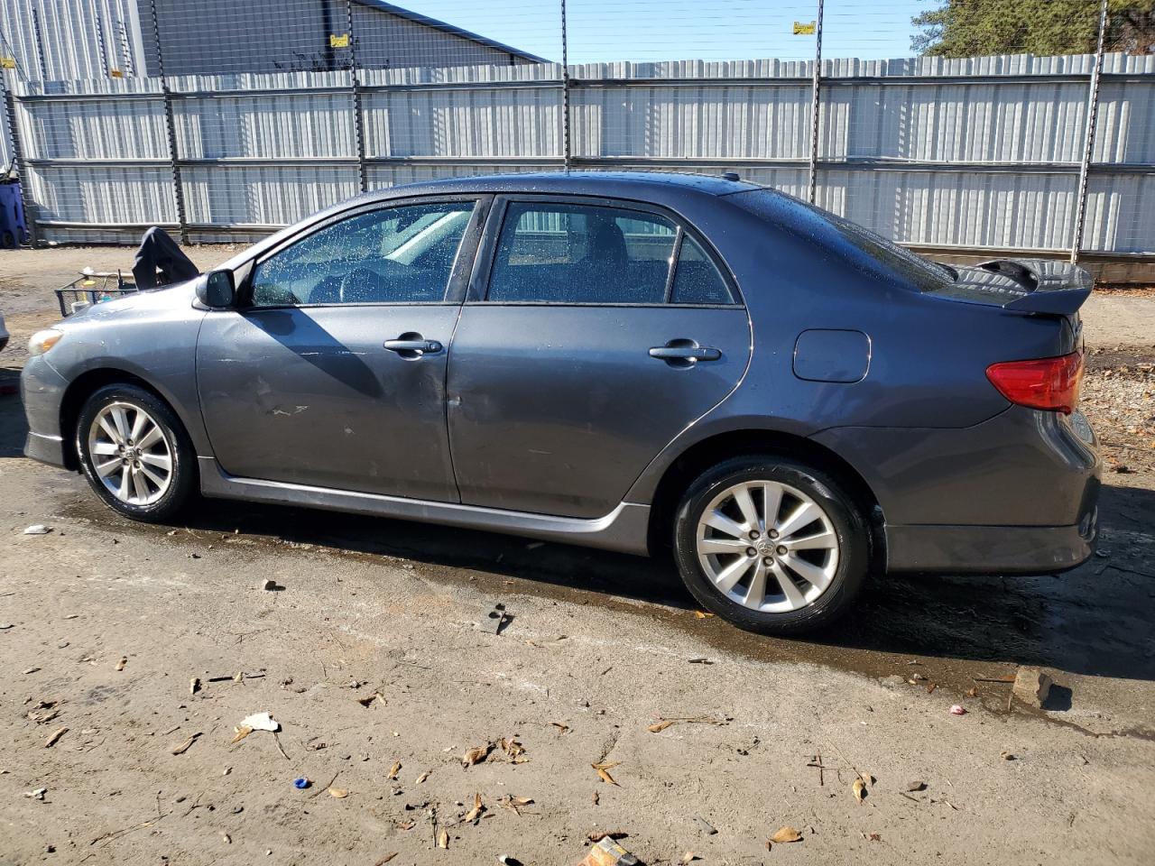 Obraz 2 z 2010 TOYOTA COROLLA BASE 2010 z VIN 2T1BU4EE6AC466323