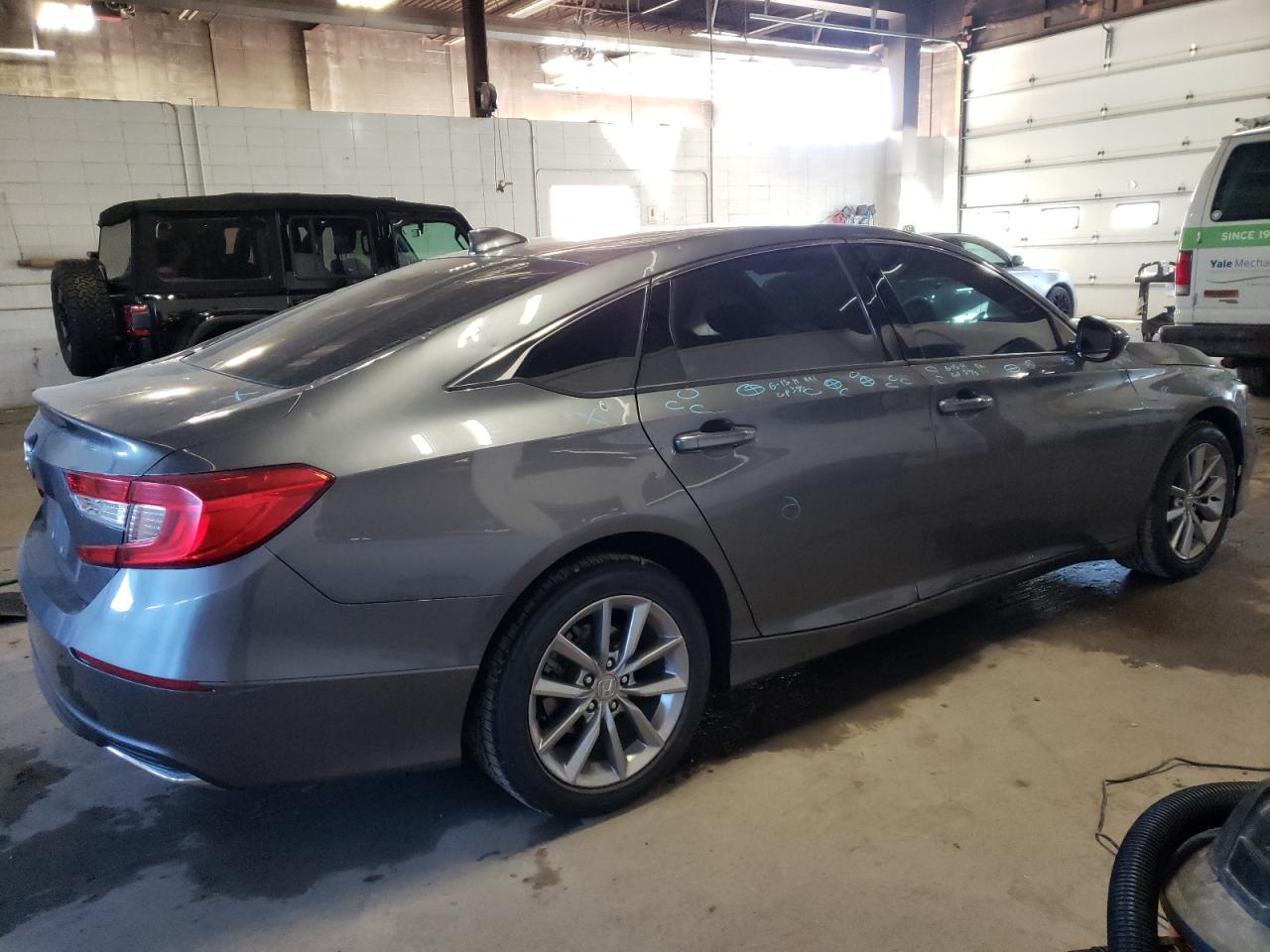 Изображение 3 2021 HONDA ACCORD LX 2021 с VIN 1HGCV1F14MA004302
