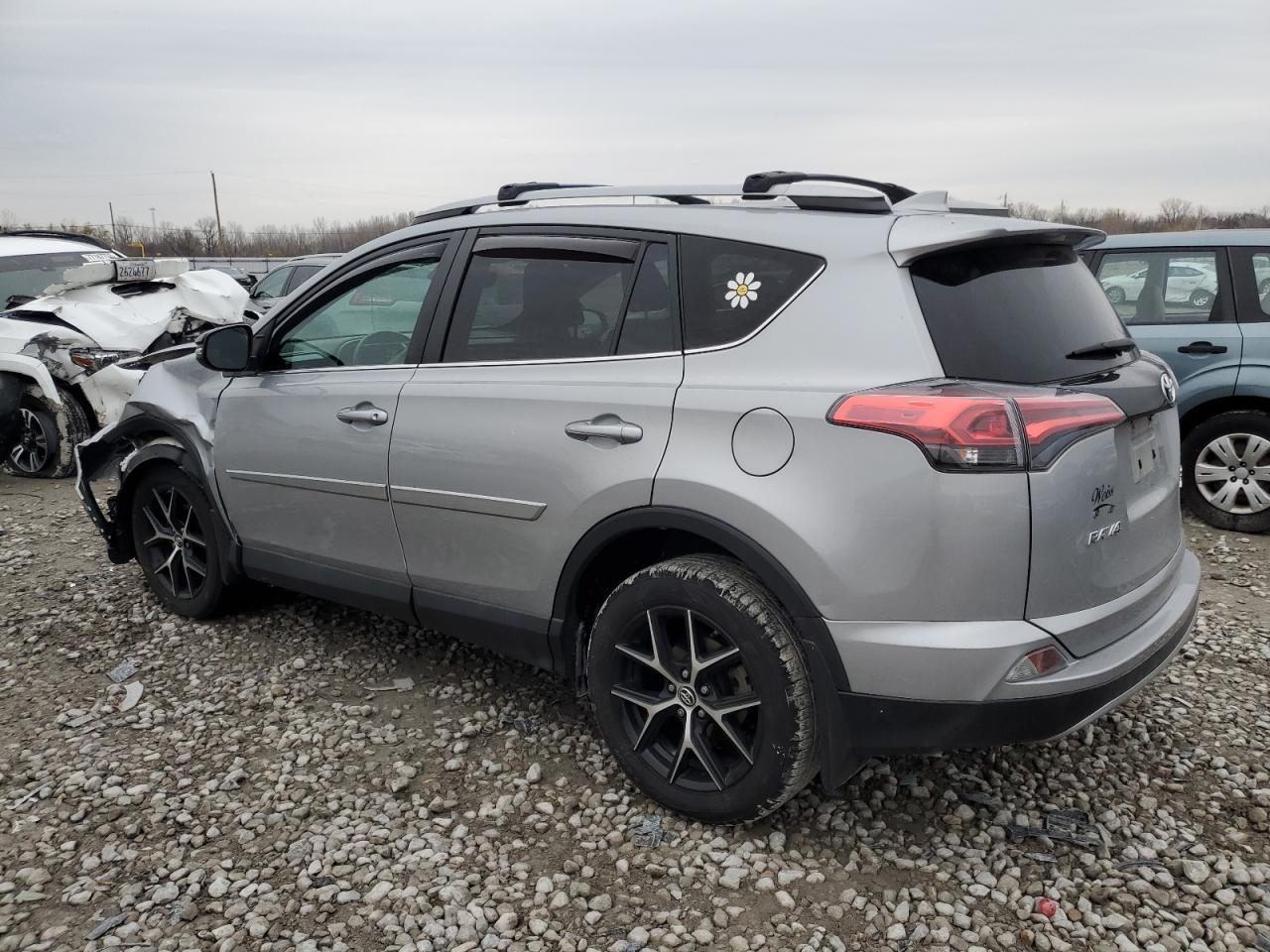 Image 2 of 2018 TOYOTA RAV4 SE 2018 with VIN 2T3JFREVXJW747940
