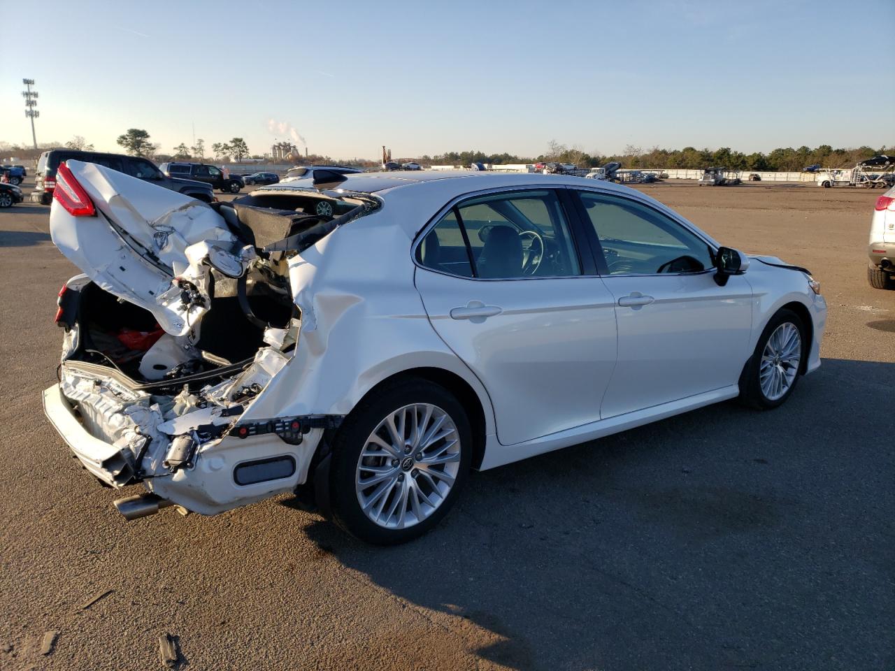 Image 3 of 2020 TOYOTA CAMRY XLE 2020 with VIN 4T1FZ1AK8LU043015