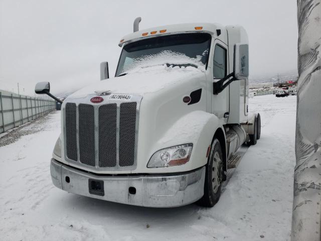 Изображение 2 2016 PETERBILT 579  2016 с VIN 1XPBDP9XXGD333720