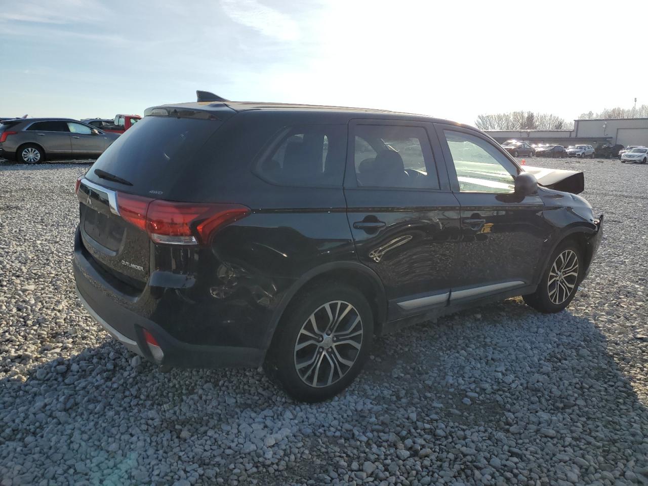 Image 3 of 2018 MITSUBISHI OUTLANDER ES 2018 with VIN JA4AZ2A35JZ013753