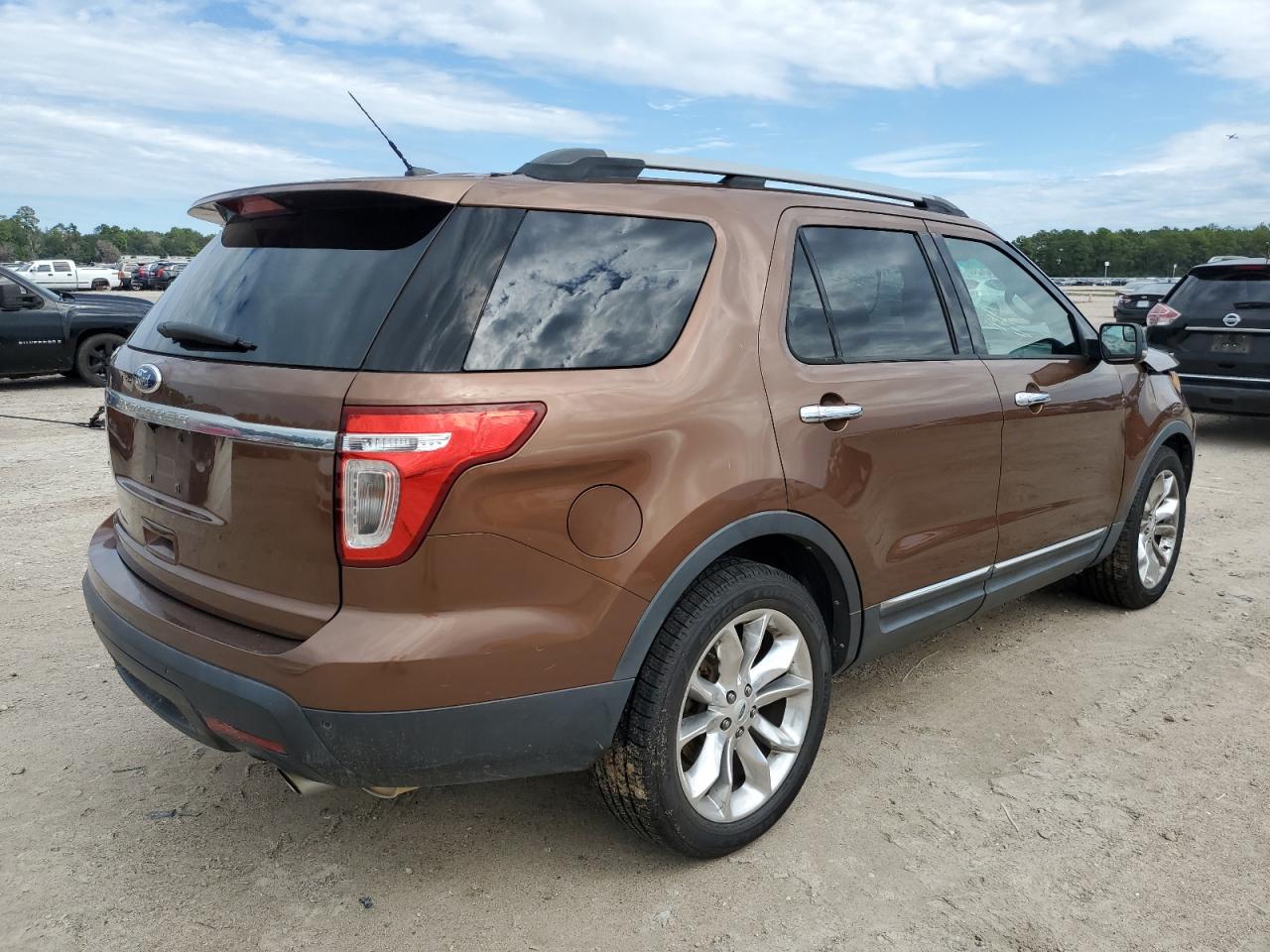 Изображение 3 Ford Explorer Xlt 2012 с VIN 1FMHK7D89CGA72747