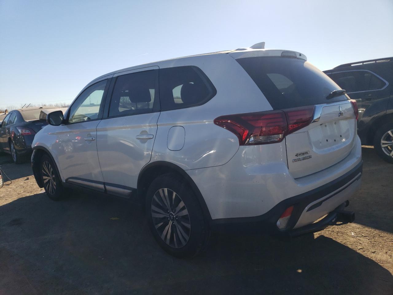 Изображение 2 2020 MITSUBISHI OUTLANDER SE 2020 с VIN JA4AZ3A32LZ005487