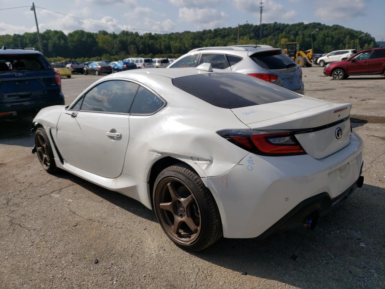 Obraz 3 z 2022 TOYOTA GR 86  2022 z VIN JF1ZNBC17N8751460