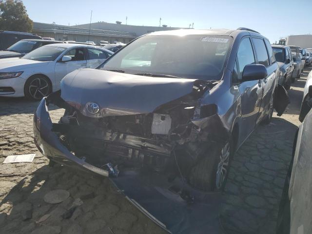Изображение 2012 TOYOTA SIENNA XLE 2012
