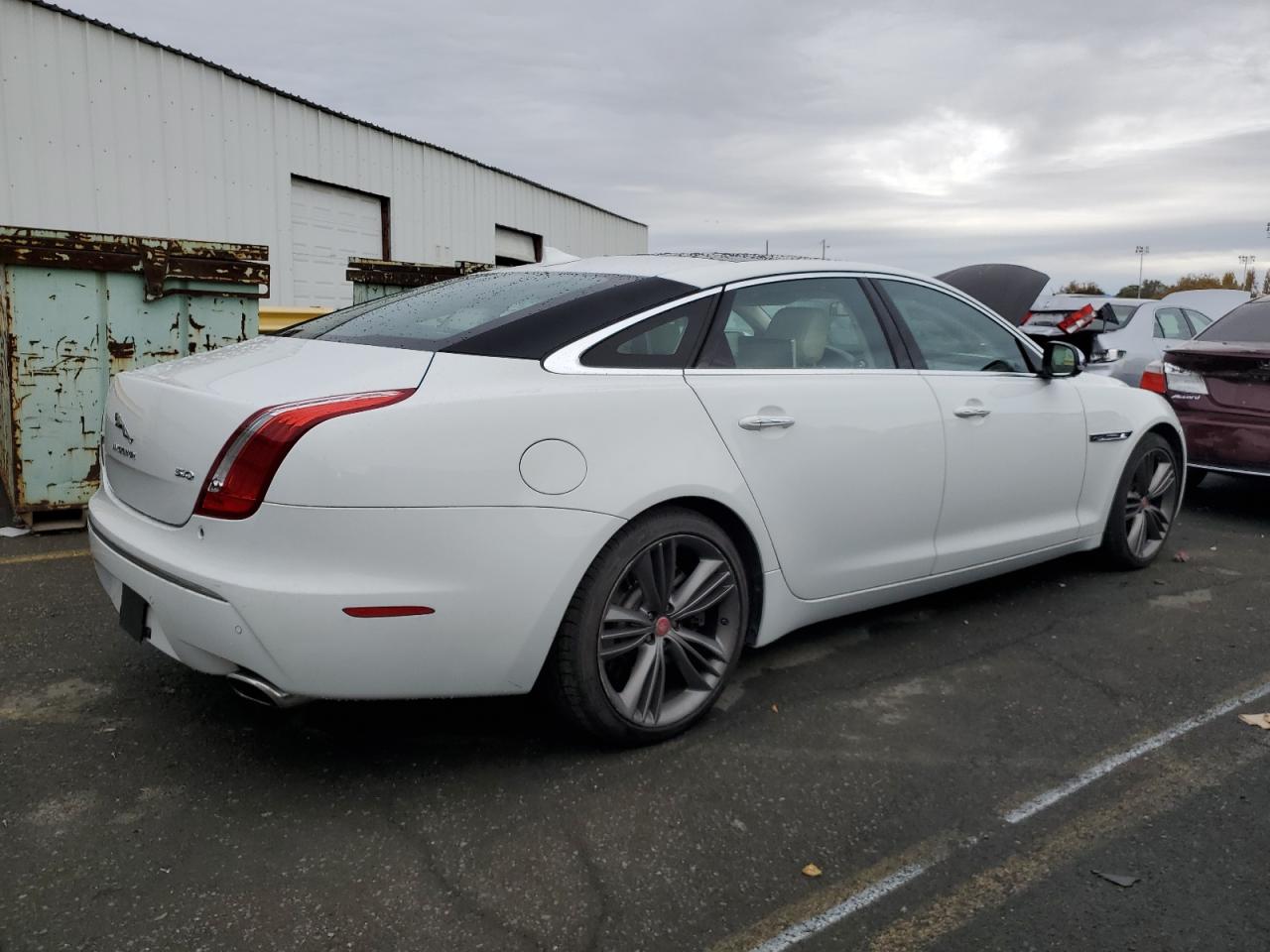 Image 3 of 2015 JAGUAR XJL SUPERCHARGED 2015 with VIN SAJWA2GT3FMV85419