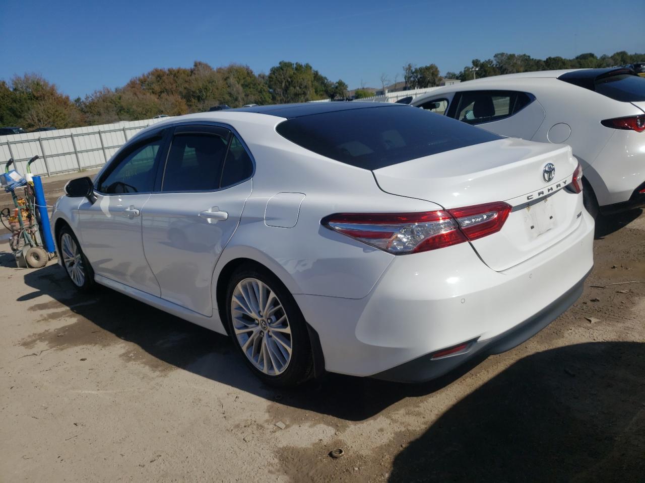 Изображение 2 2018 TOYOTA CAMRY L 2018 с VIN 4T1B11HK4JU122657