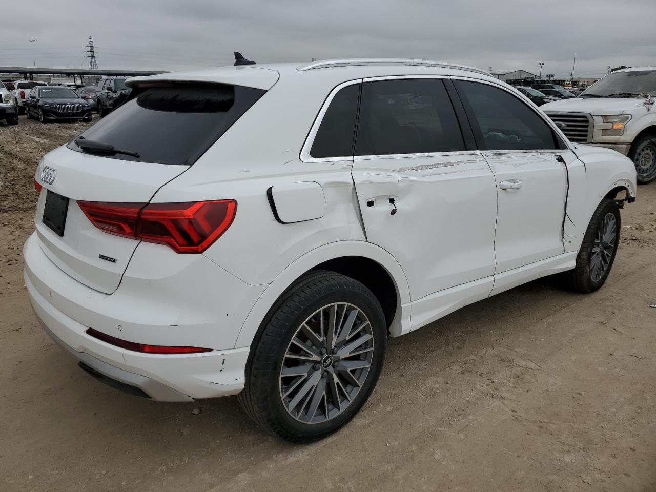 Изображение 3 Audi Q3 Premium 40 2021 с VIN WA1AUCF35M1146674