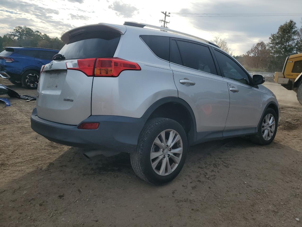 Image 3 of 2015 TOYOTA RAV4 LIMITED 2015 with VIN 2T3YFREV2FW164865