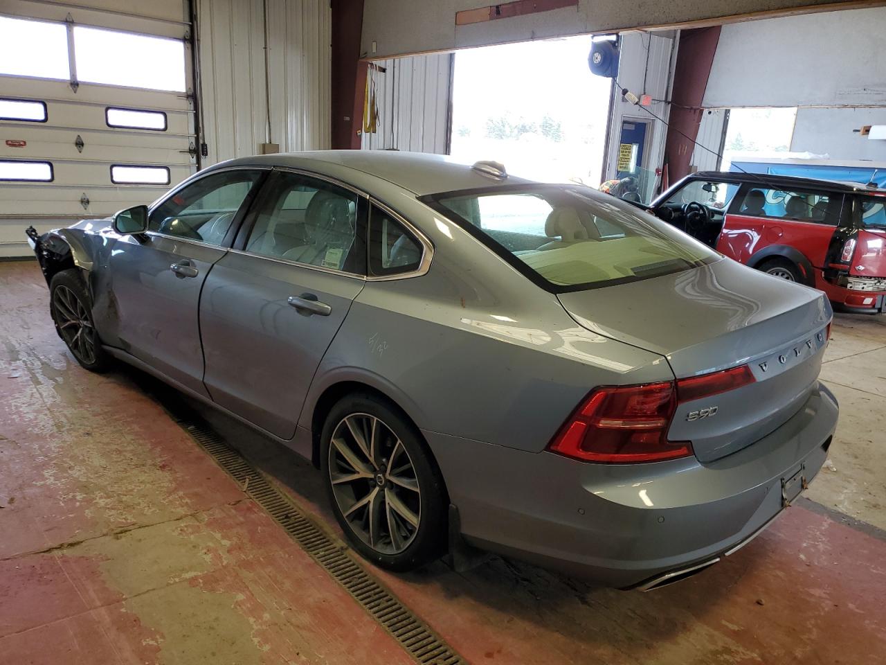 Obraz 2 z 2017 VOLVO S90 T6 MOMENTUM 2017 z VIN YV1A22MK3H1015954