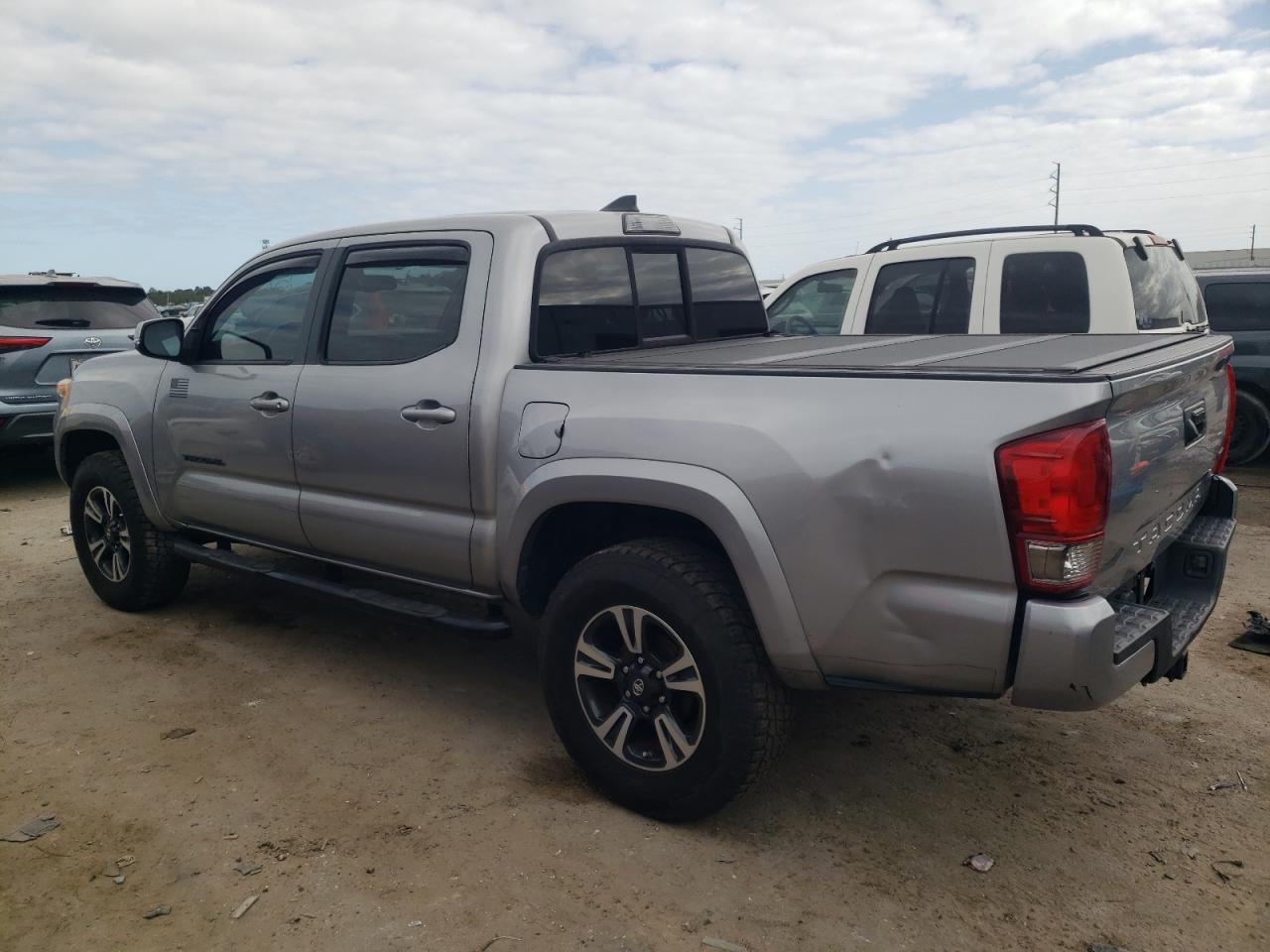 Image 2 of 2016 TOYOTA TACOMA DOUBLE CAB 2016 with VIN 3TMAZ5CN2GM016884