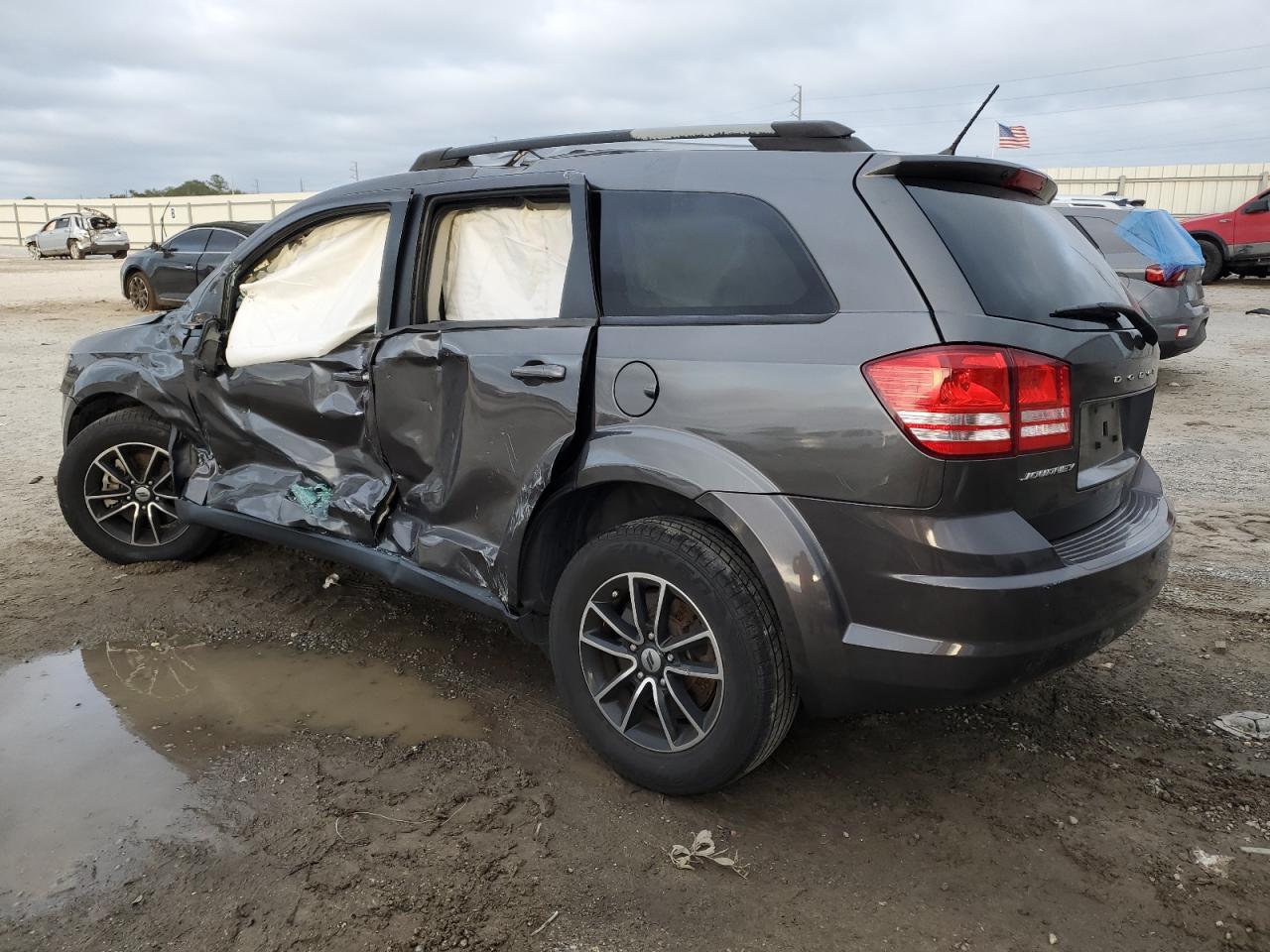 Image 2 of 2018 DODGE JOURNEY SE 2018 with VIN 3C4PDCAB6JT276840