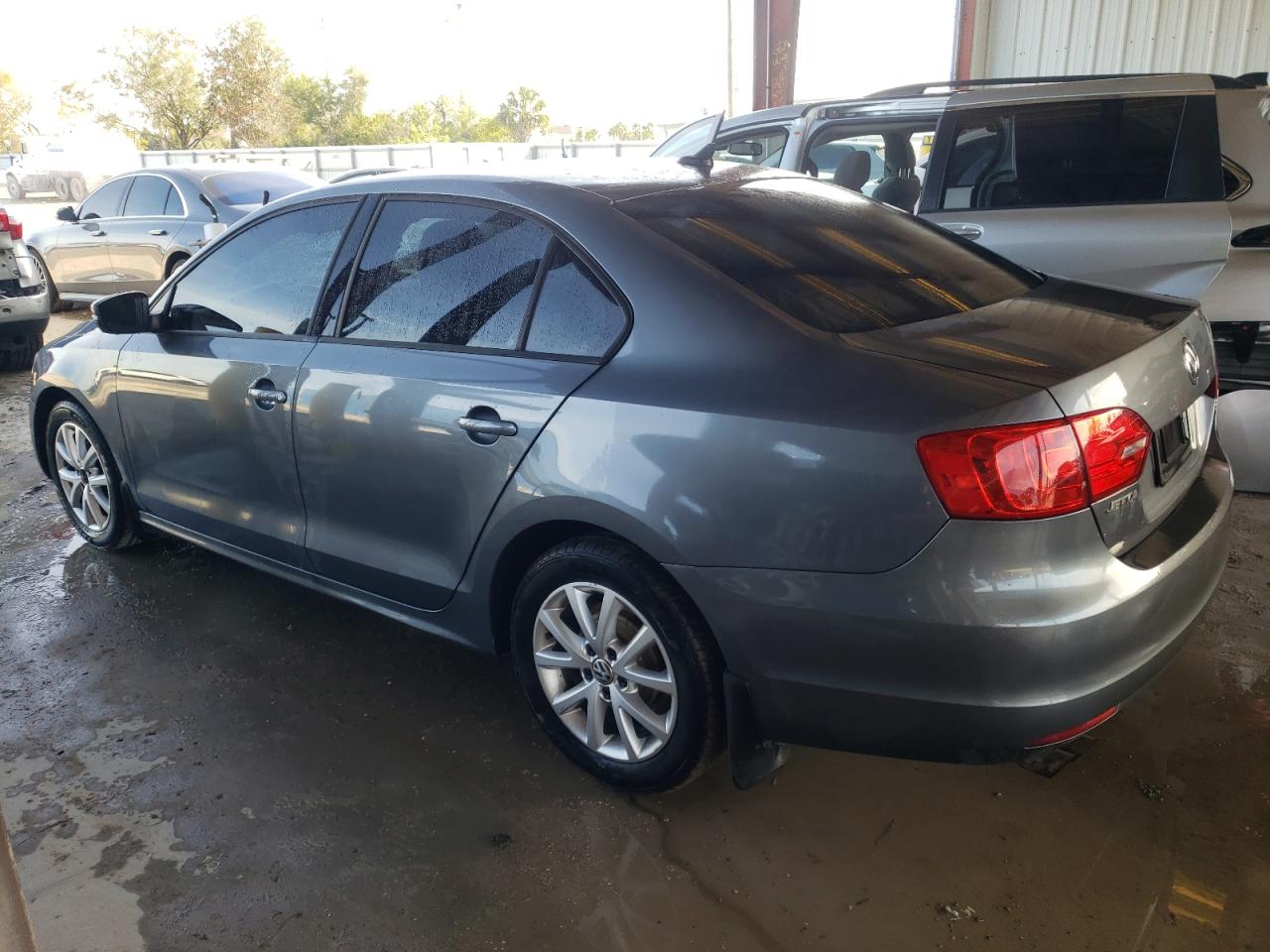 Image 2 of 2012 VOLKSWAGEN JETTA SE 2012 with VIN 3VWDP7AJXCM339893