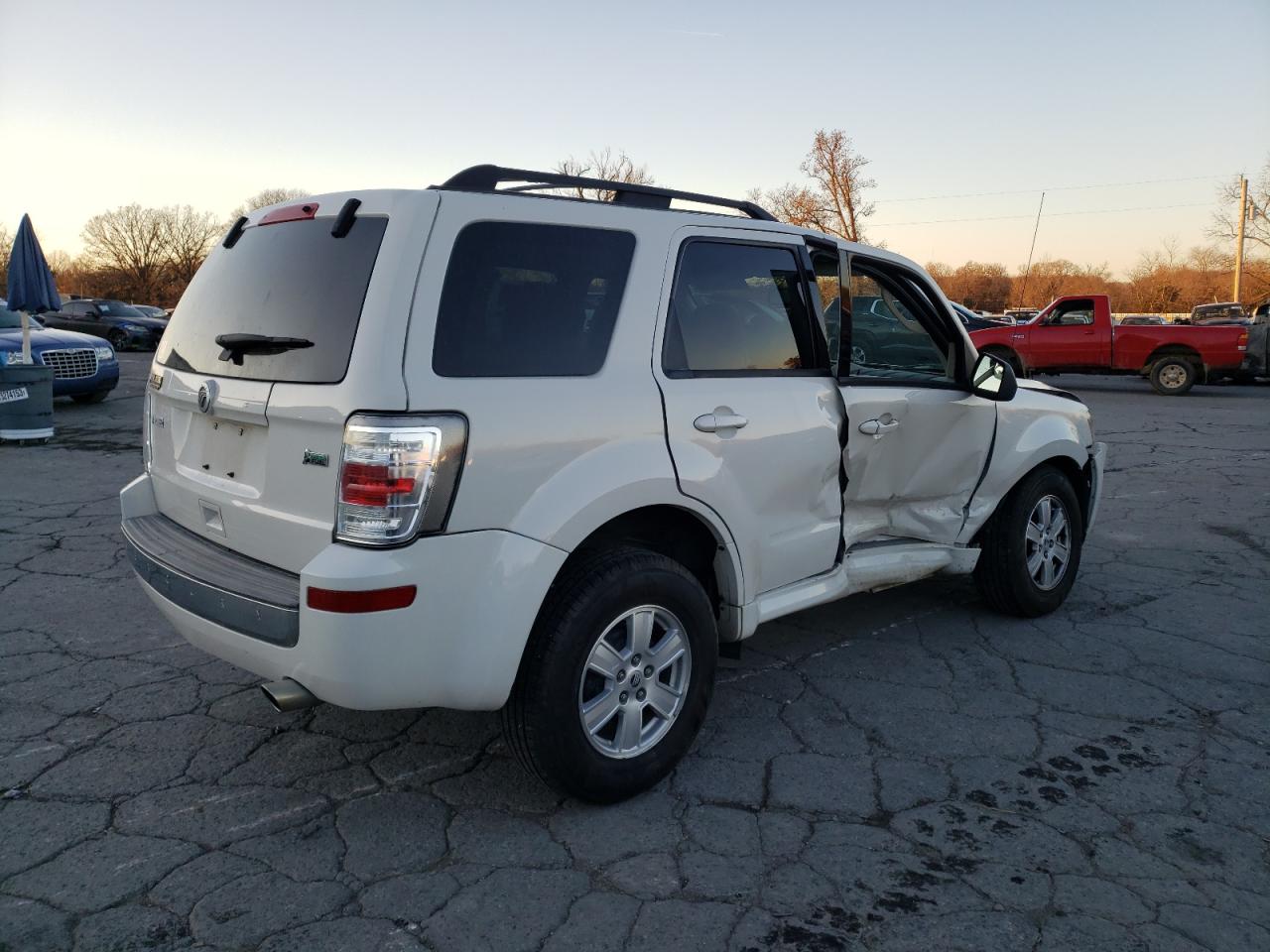 Obraz 3 z 2010 MERCURY MARINER  2010 z VIN 4M2CN9BG8AKJ11991