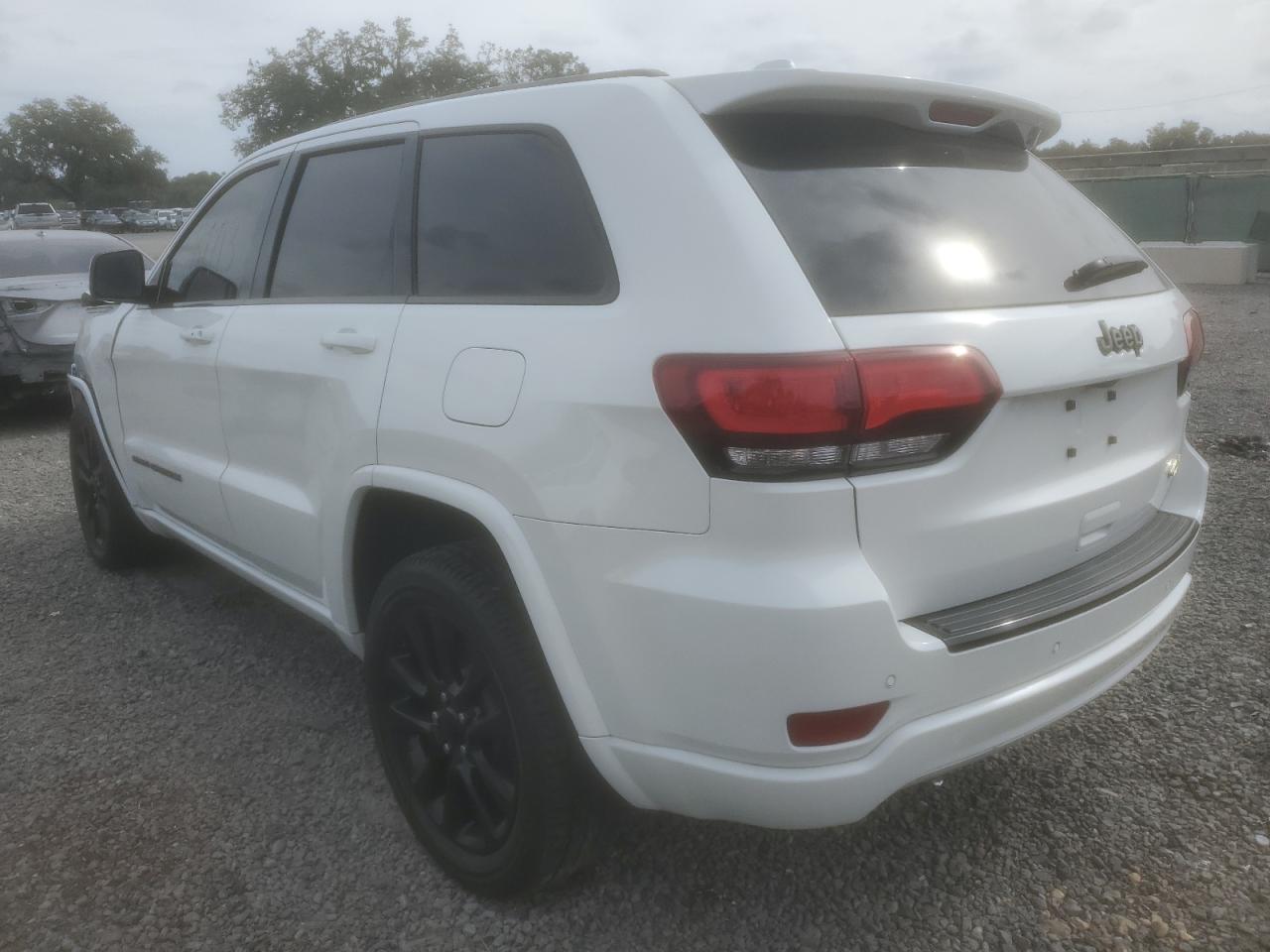 Image 2 of 2018 JEEP GRAND CHEROKEE LAREDO 2018 with VIN 1C4RJEAG5JC322761