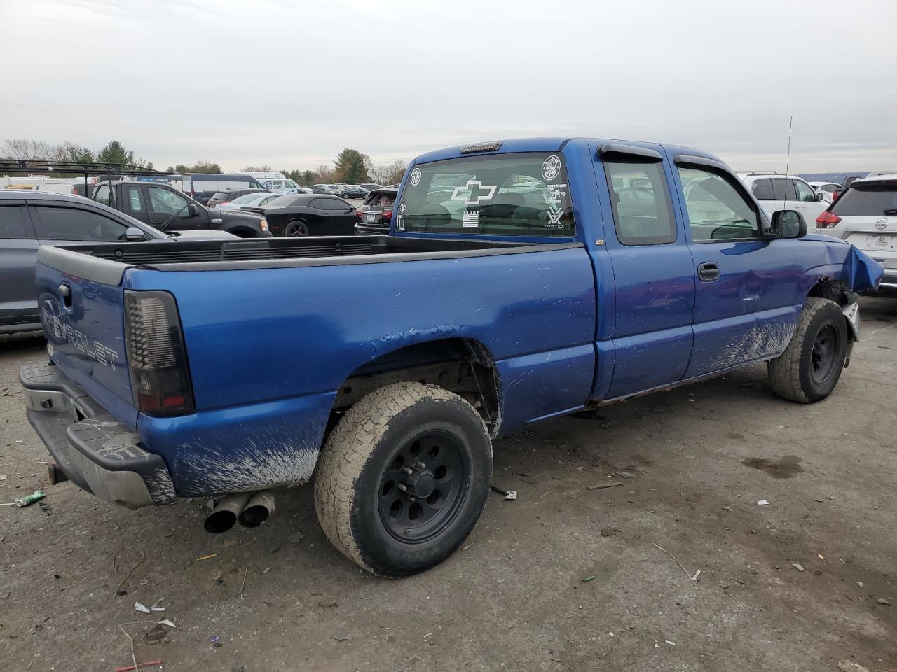 Obraz 3 z 2003 CHEVROLET SILVERADO K1500 2003 z VIN 2GCEK19V931145812