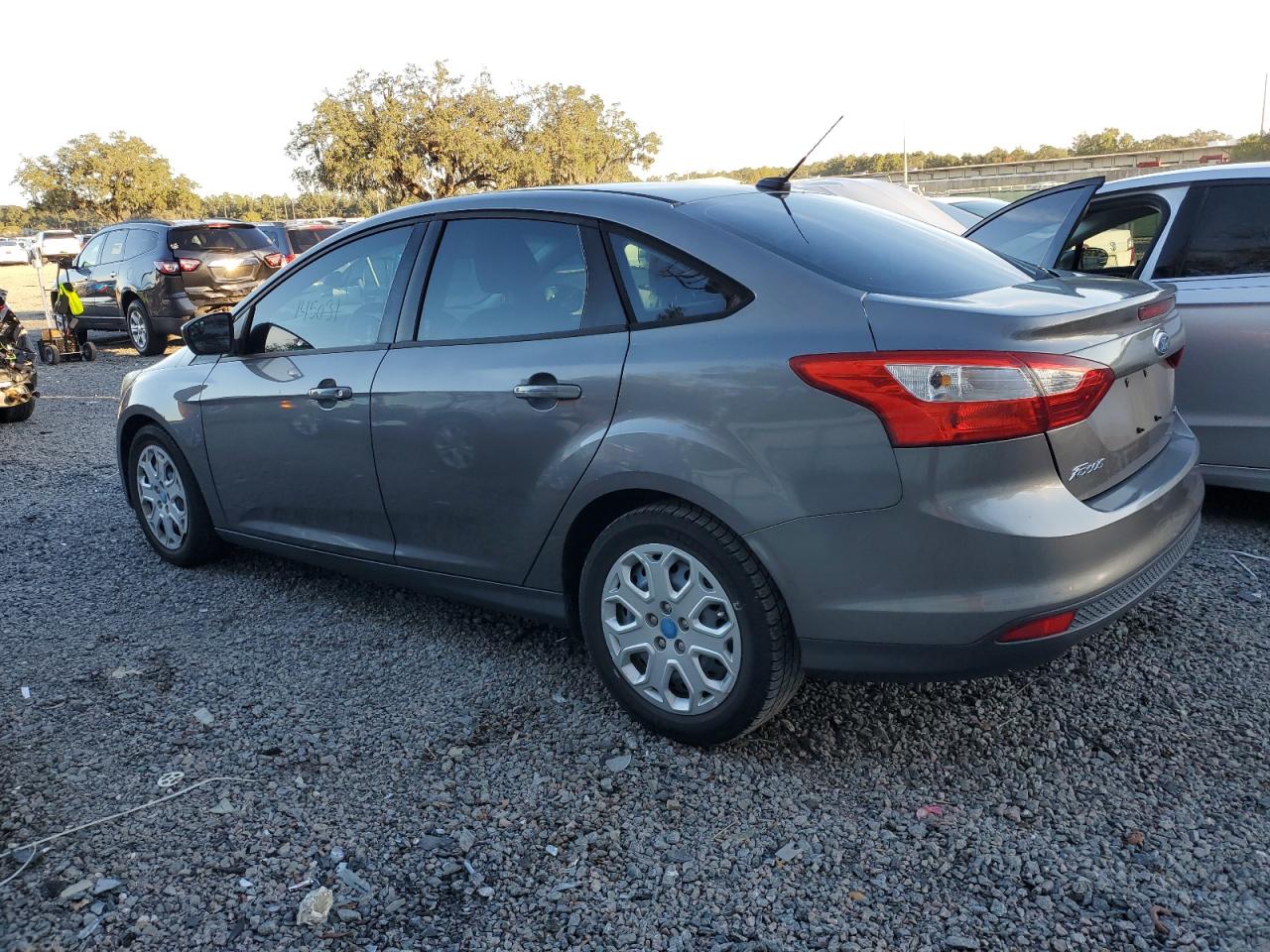 Image 2 of 2012 FORD FOCUS SE 2012 with VIN 1FAHP3F26CL166623