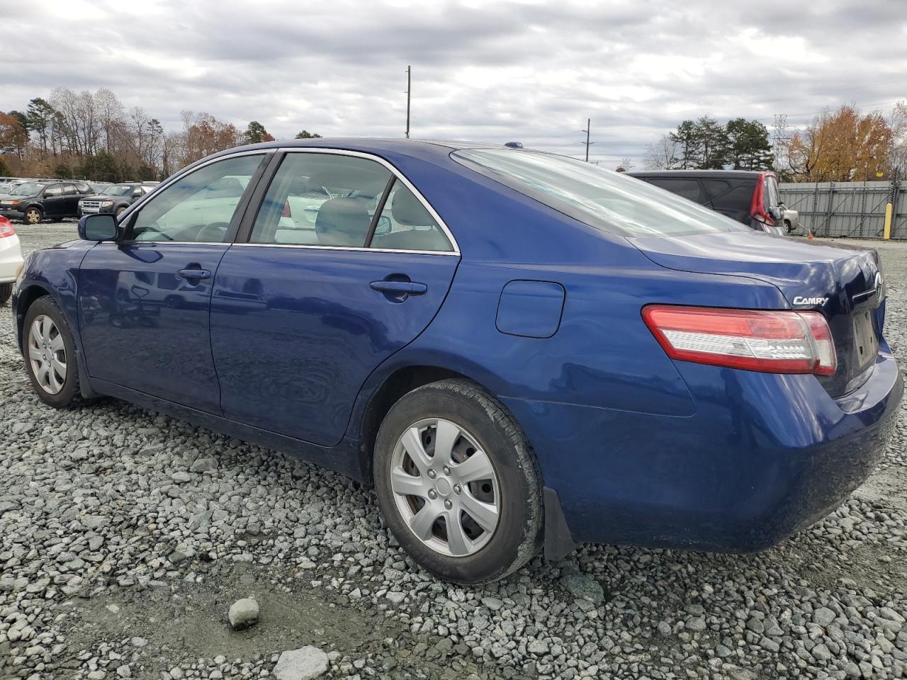 Obraz 2 z 2011 TOYOTA CAMRY BASE 2011 z VIN 4T1BF3EK8BU691420