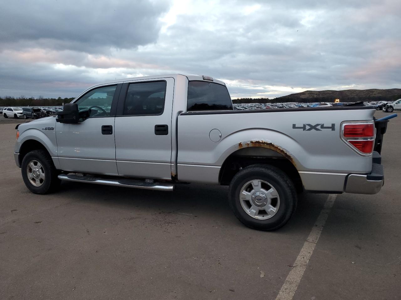 Obraz 2 z 2010 FORD F150 SUPERCREW 2010 z VIN 1FTFW1EV6AFA80907