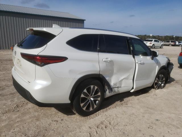 Image 3 of 2021 TOYOTA HIGHLANDER XLE 2021 with VIN 5TDGZRAH6MS055293