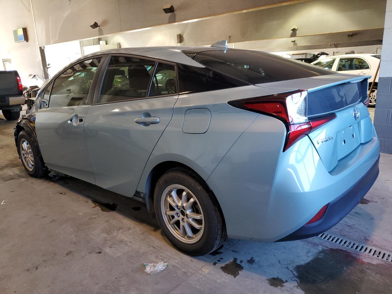 Изображение 2 2019 TOYOTA PRIUS  2019 с VIN JTDKARFU1K3072377