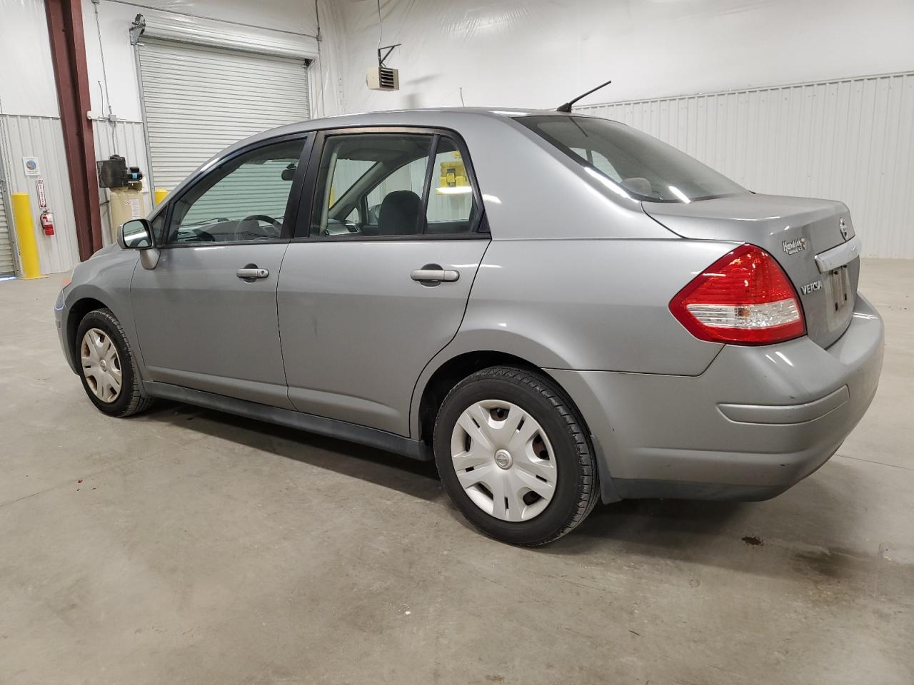 Obraz 2 z 2011 NISSAN VERSA S 2011 z VIN 3N1BC1AP9BL411200