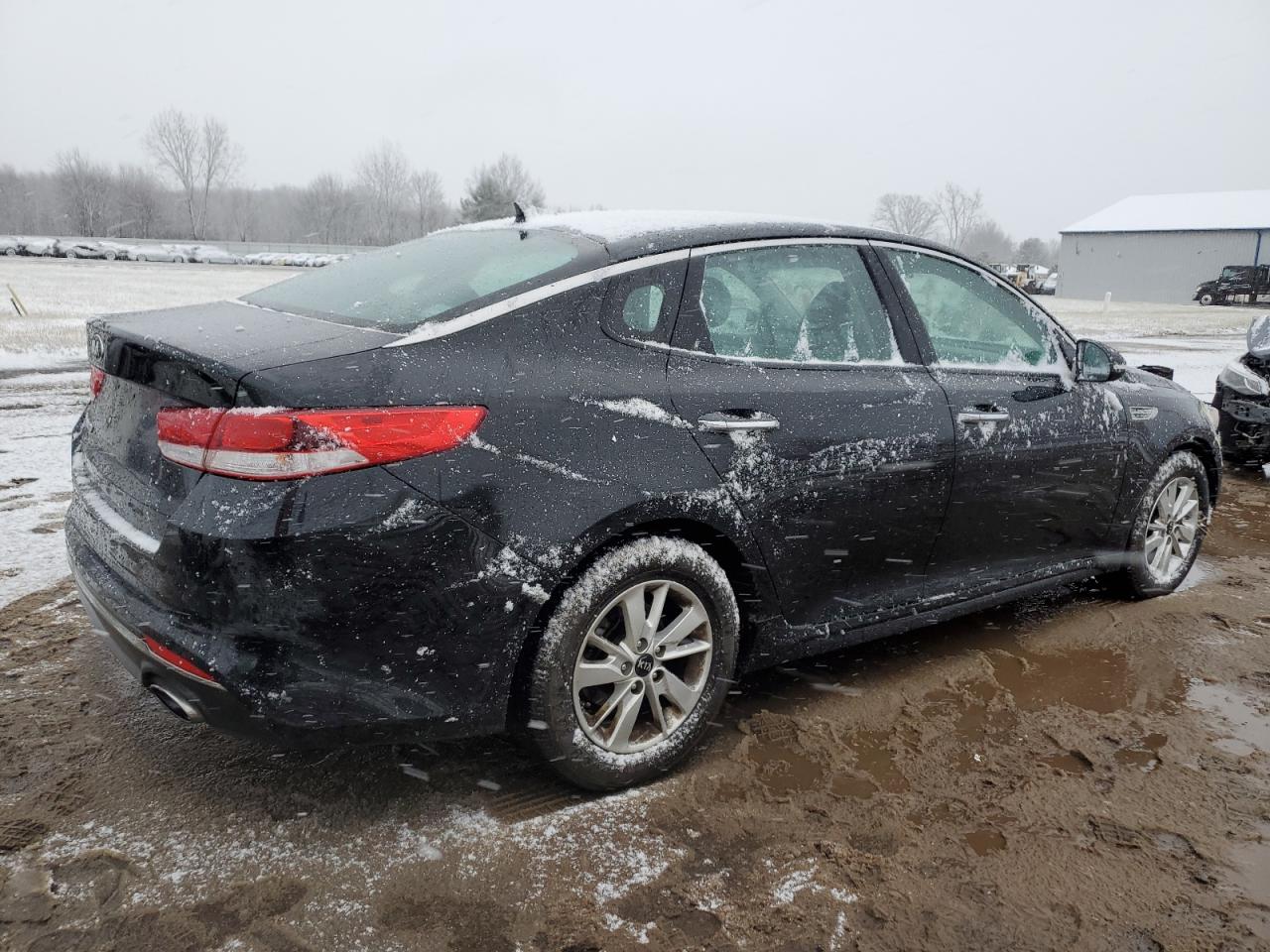Изображение 3 2017 KIA OPTIMA LX 2017 с VIN 5XXGT4L30HG152910