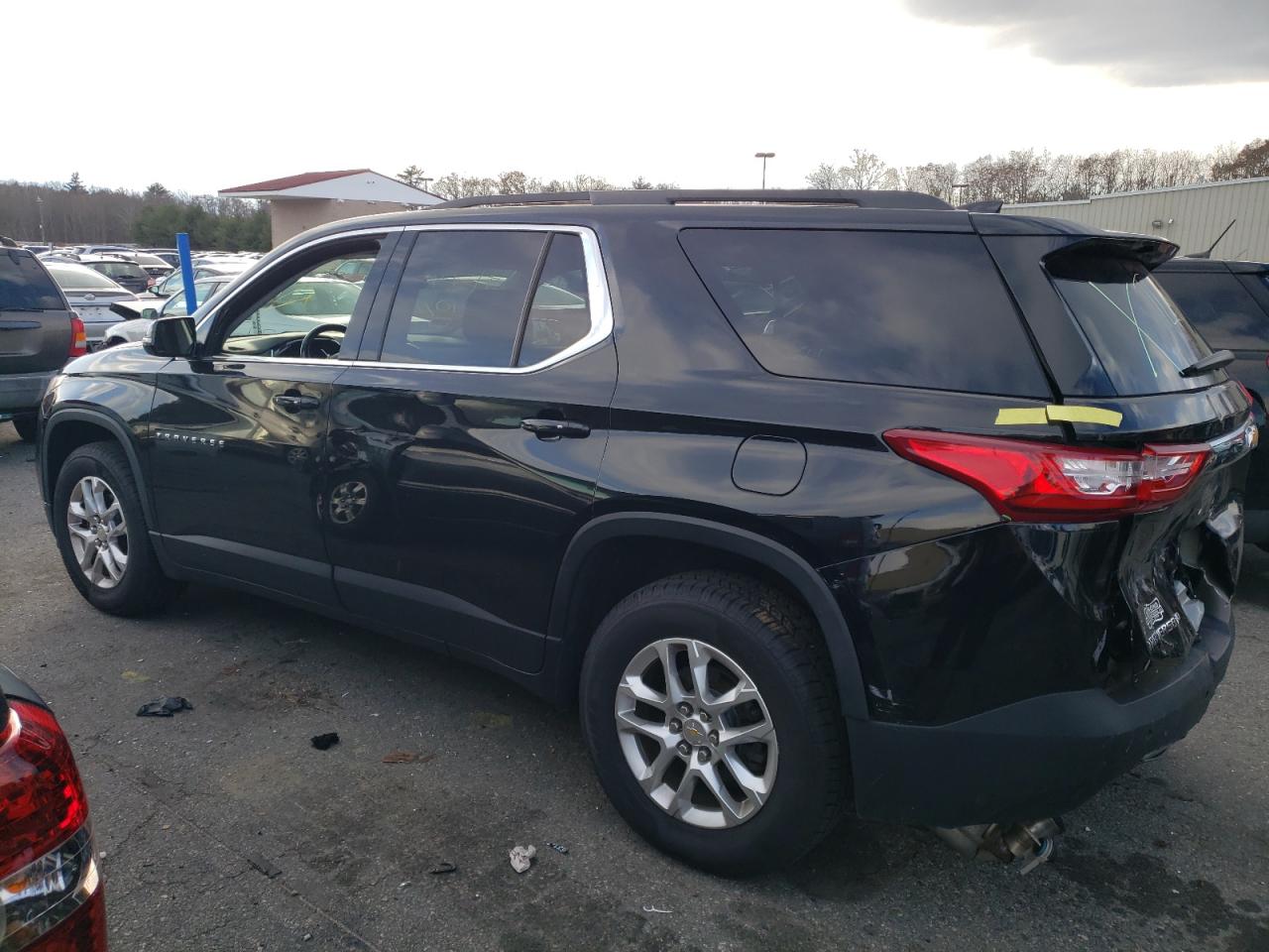 Image 2 of 2019 CHEVROLET TRAVERSE LT 2019 with VIN 1GNEVHKWXKJ309616