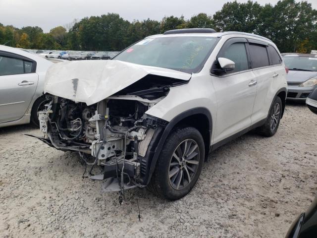Image 1 of 2019 TOYOTA HIGHLANDER SE 2019 with VIN 5TDJZRFH0KS580054